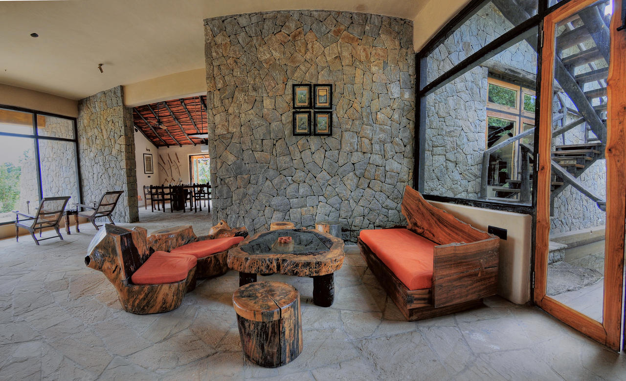 Kanha Earth Lodge Mandlā Екстериор снимка