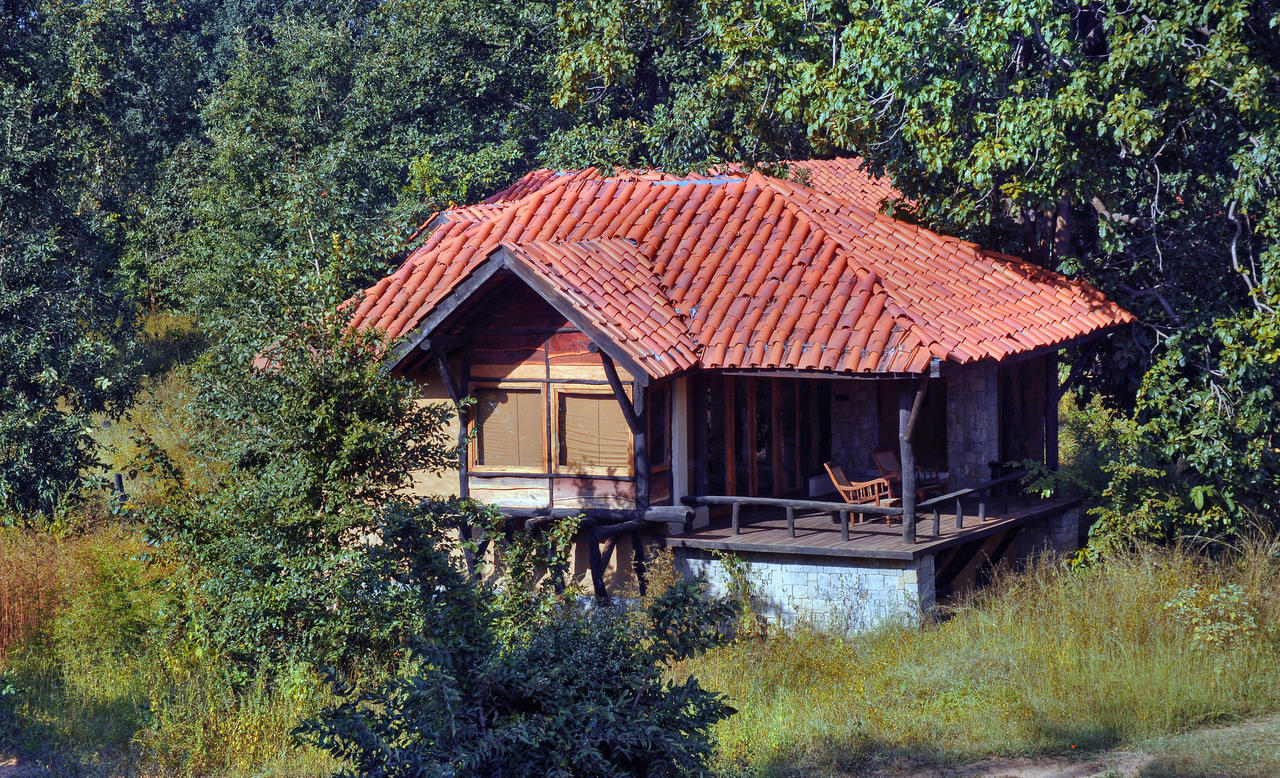 Kanha Earth Lodge Mandlā Екстериор снимка
