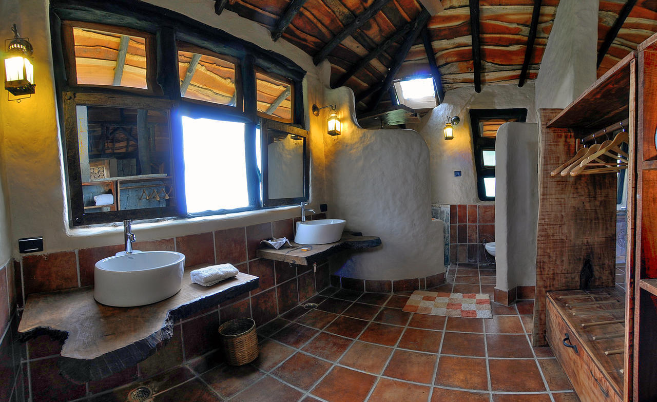Kanha Earth Lodge Mandlā Екстериор снимка